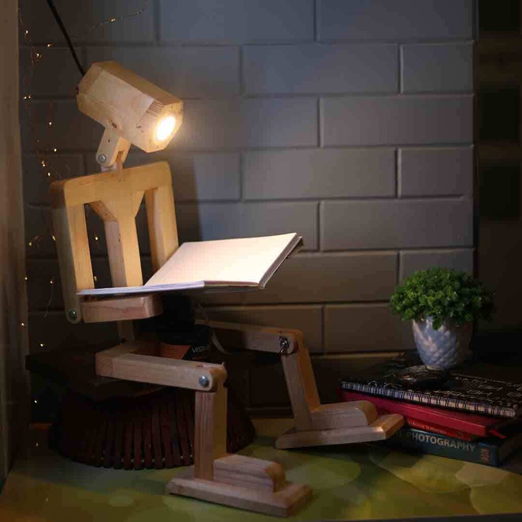 StayHappy wooden Table Lamp